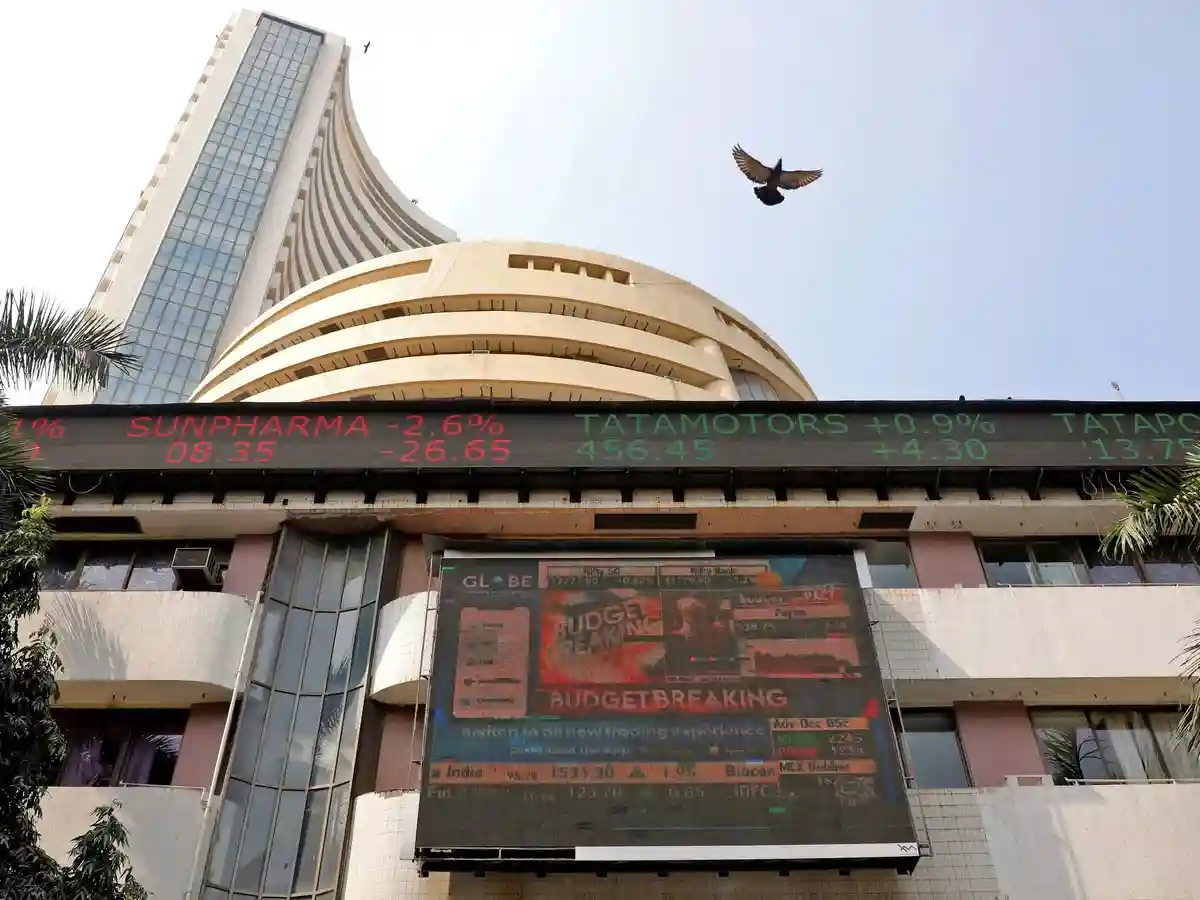 आज शेयर बाजार में मंदी का साया! सेंसेक्स-निफ्टी पर H-1B वीजा और नई GST दरों का डबल असर